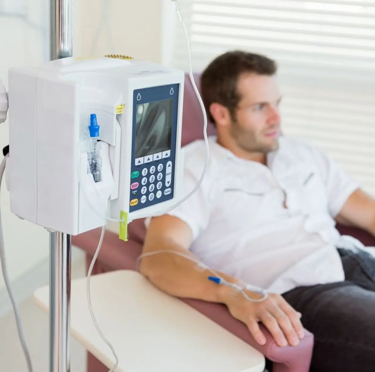 Patient während einer Apherese-Behandlung